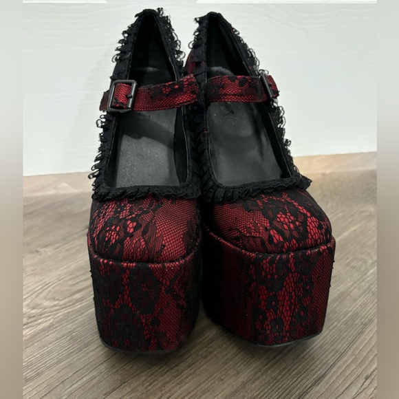 NWOB Dolls Kill / Widow Red Lace Platform Heels Size 9 - Picture 4 of 7